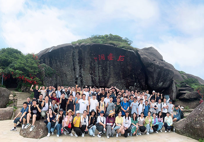 佰馬科技大合照.jpg