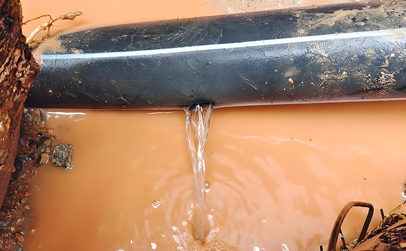 管網(wǎng)破損漏水.jpg