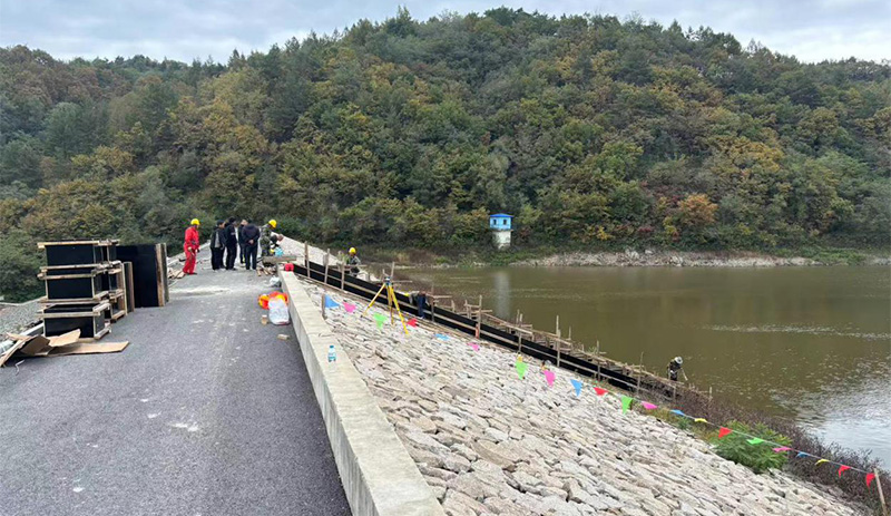 水庫(kù)維護(hù).jpg
