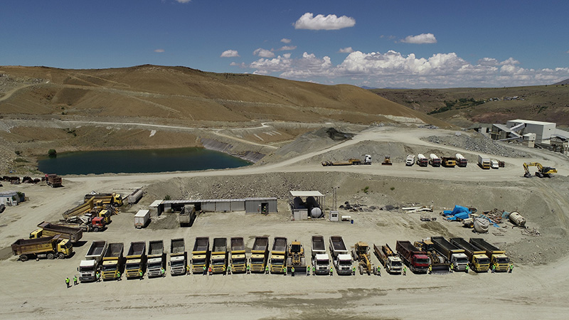 礦區(qū)工程車.jpg 礦區(qū)工程車.jpg